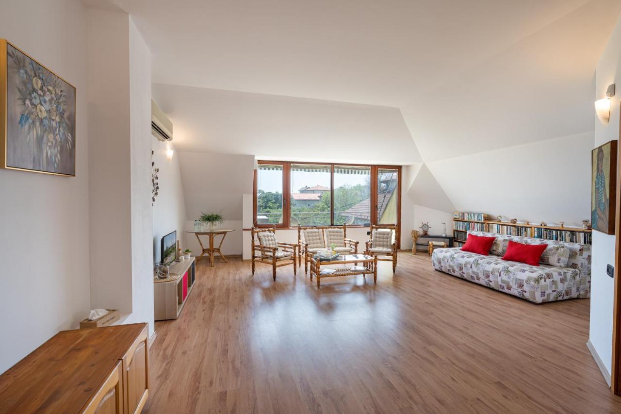 Вила Костадинов Varna Exterior photo